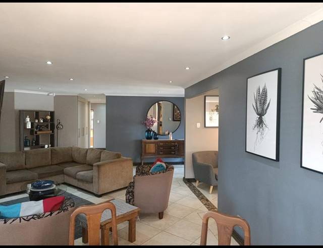 3 BEDROOM HOUSE FOR SALE IN VANDERBIJLPARK SE 8